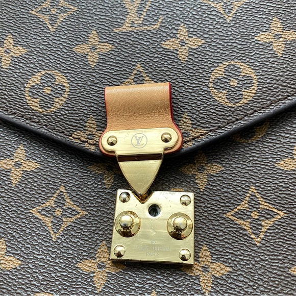 L.V. Bag - Picture 3 of 13